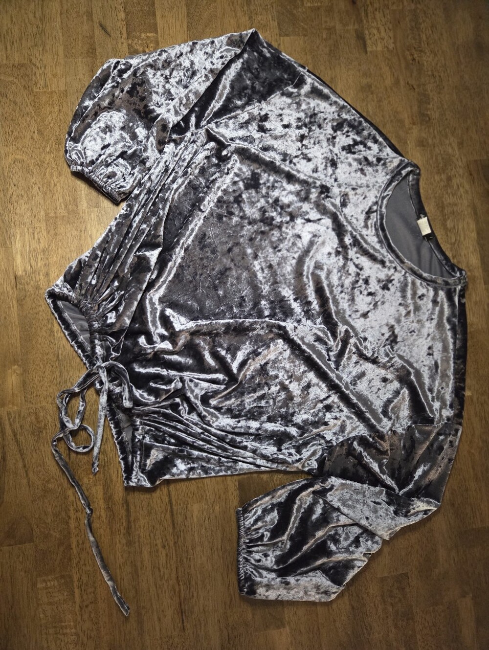 Crushed Velvet Cinch Waist cha cha vente Shimmery Silver-Gray Top